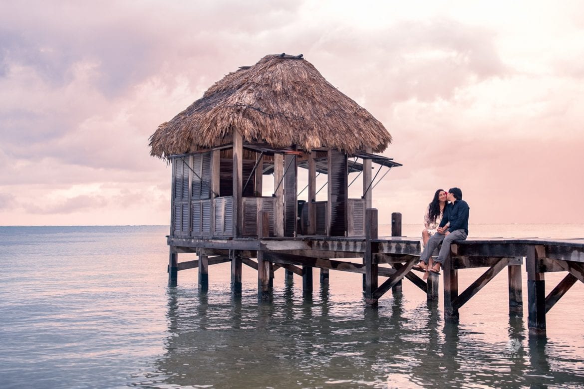 Couple at Victoria House photo by Haydee Lu Studio