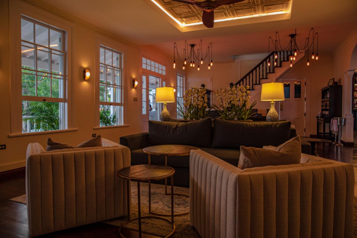 cork-street-belize-city-bar-lounge