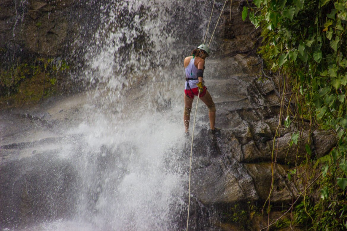 waterfall-rappel-duarte-dellarole