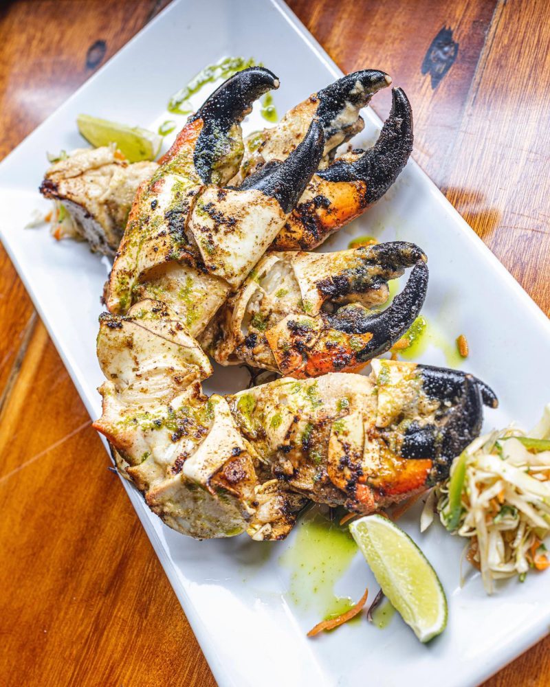 elvis-kitchen-stone-crab-claws-belize-sustainable-seafood