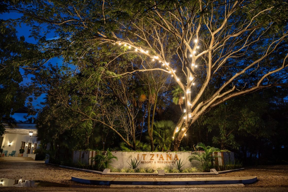 Chritmas lights at Itz'ana Resort