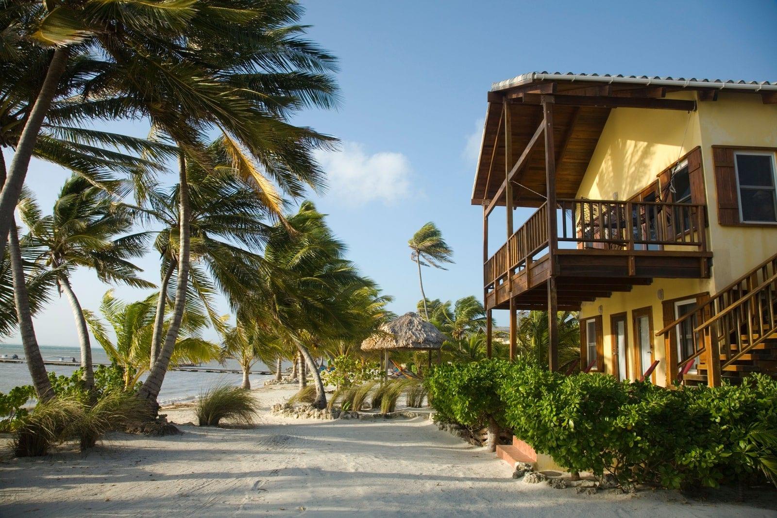 AmbergrisCaye-SanPedro-Belize-Alamy-2020-B7X1HT
