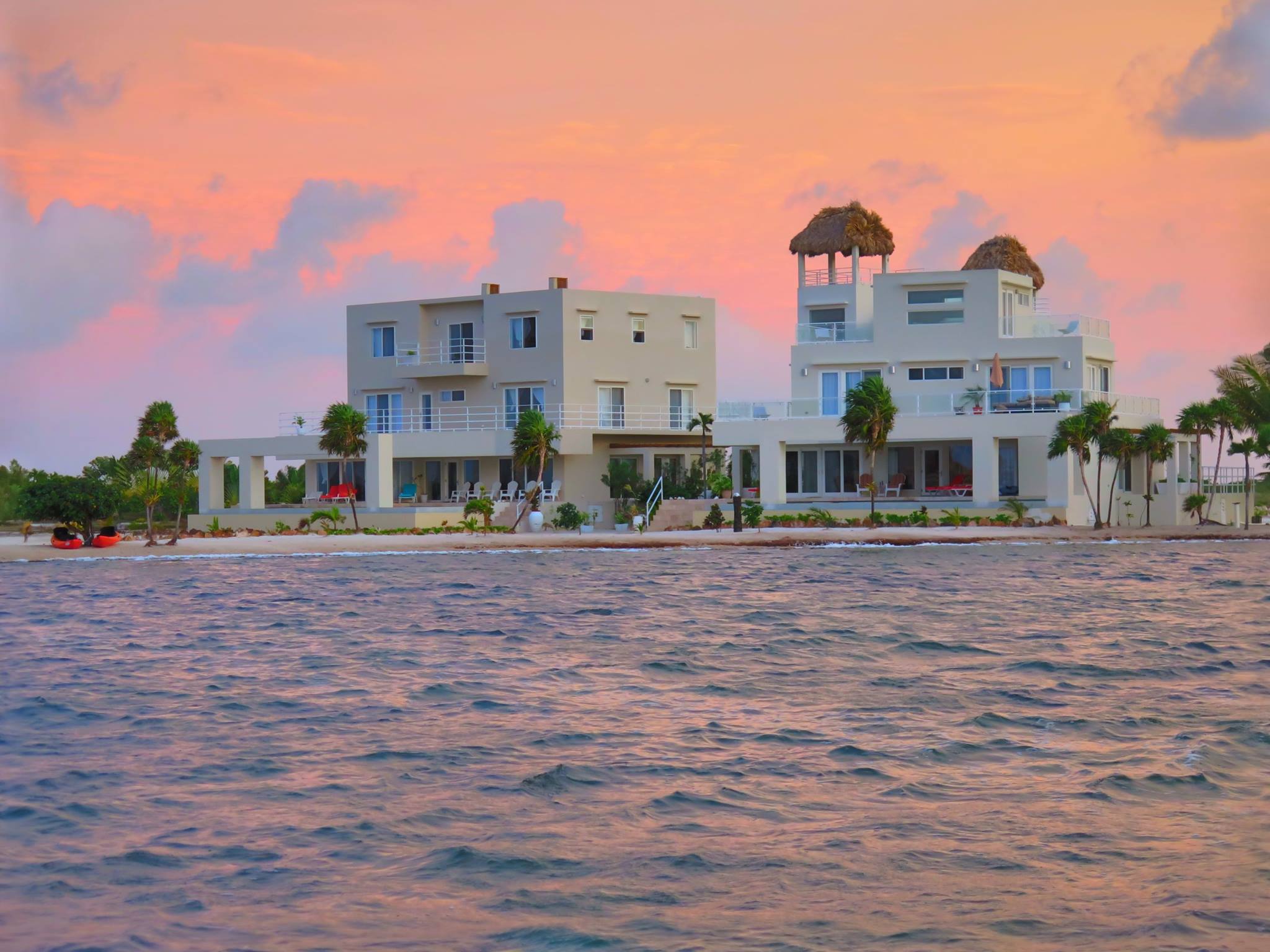 BEAUTY-CLOSE-UP-PIC-OF-VILLAS-remax-belize