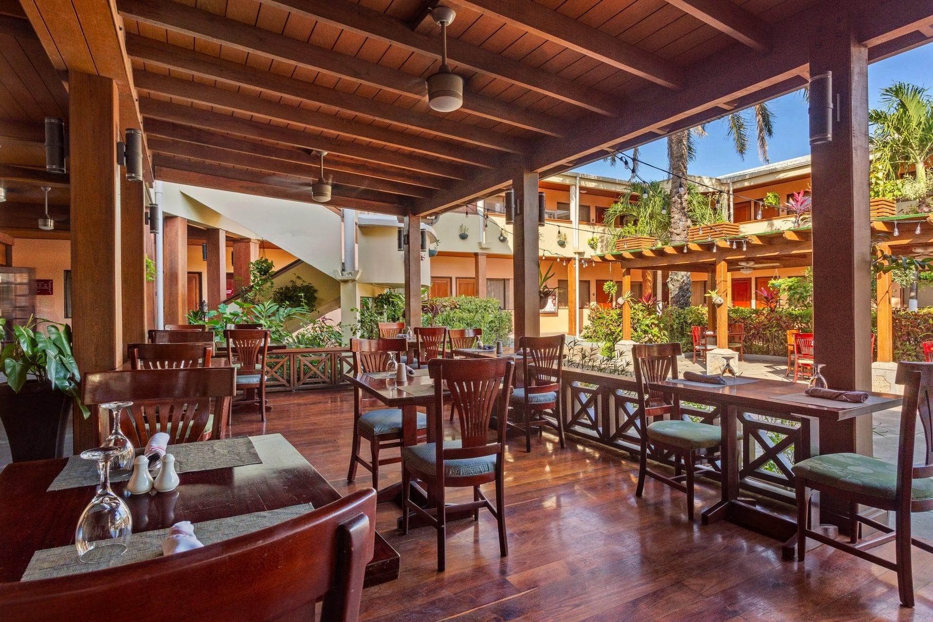 BistroDeck_Biltmore_by_DuarteDellarole_5