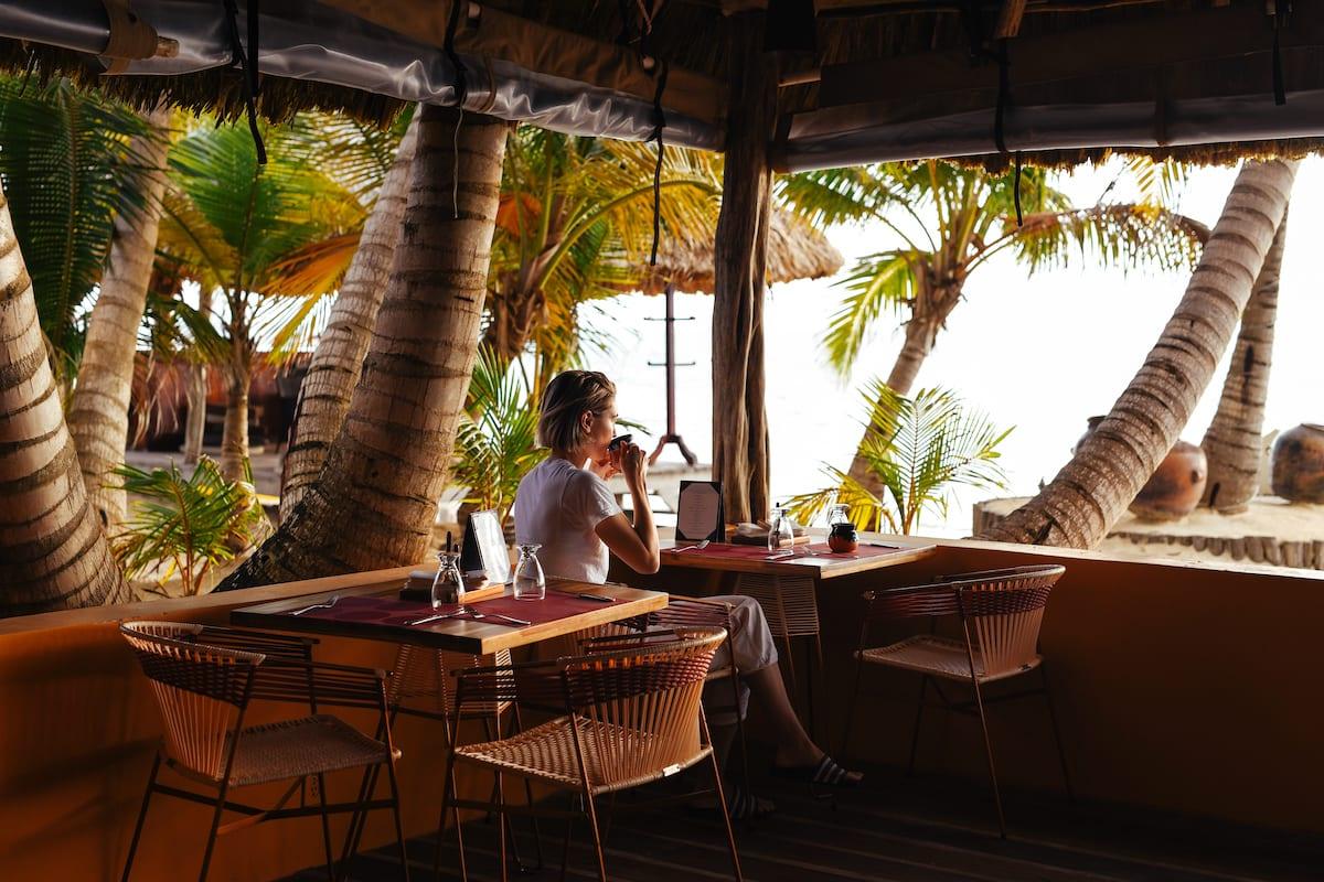 Breakfast-with-a-view-at-Mambo-Celia-Spenard-Ko
