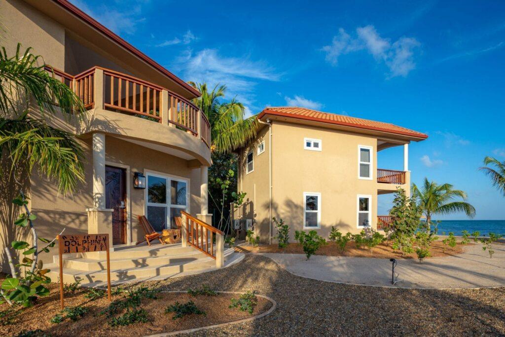 Bungalows-at-Sirenian-Bay