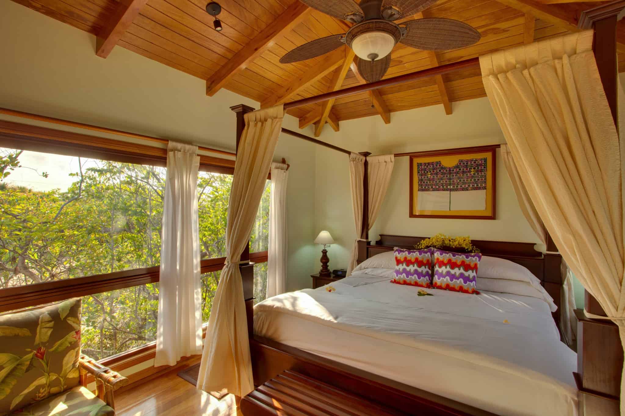 Deluxe-Treehouse-at-Hamanasi