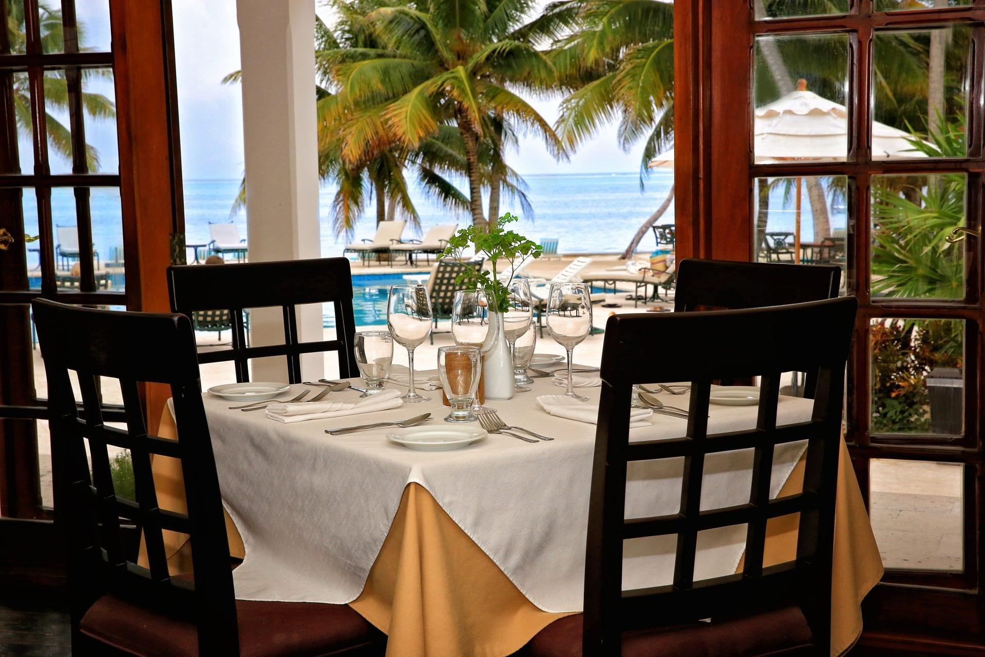 L-Pamilla-Restaurant-Table-with-a-view