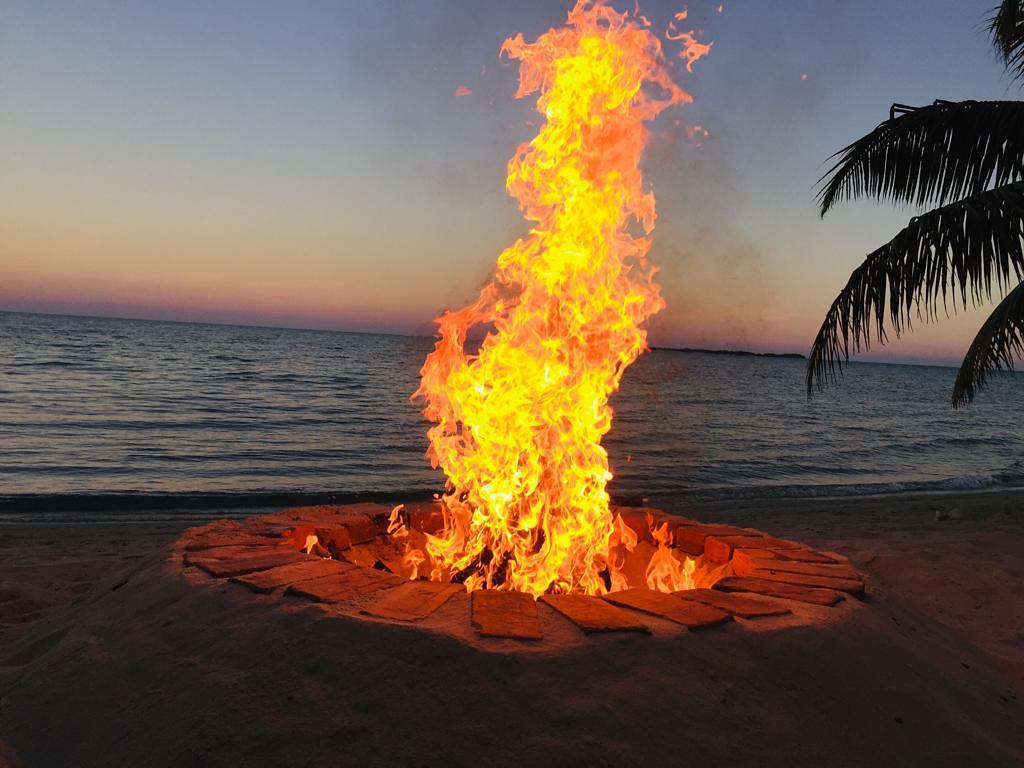 La-Noche-Caliente