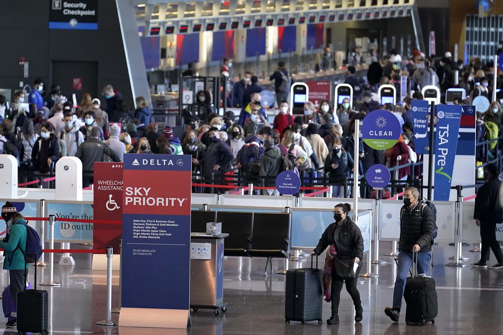 Travelers-enter-security-checkpoints-at-Logan-International-Airport-in-Boston-on-Nov.-24-the-day-before-Thanksgiving