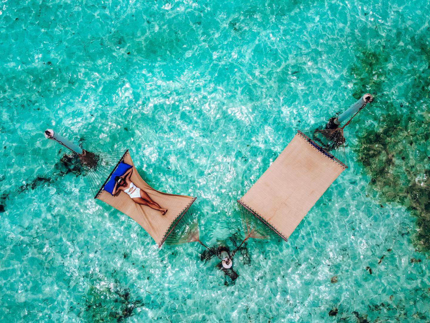 aerial-roeming-belize-hammock