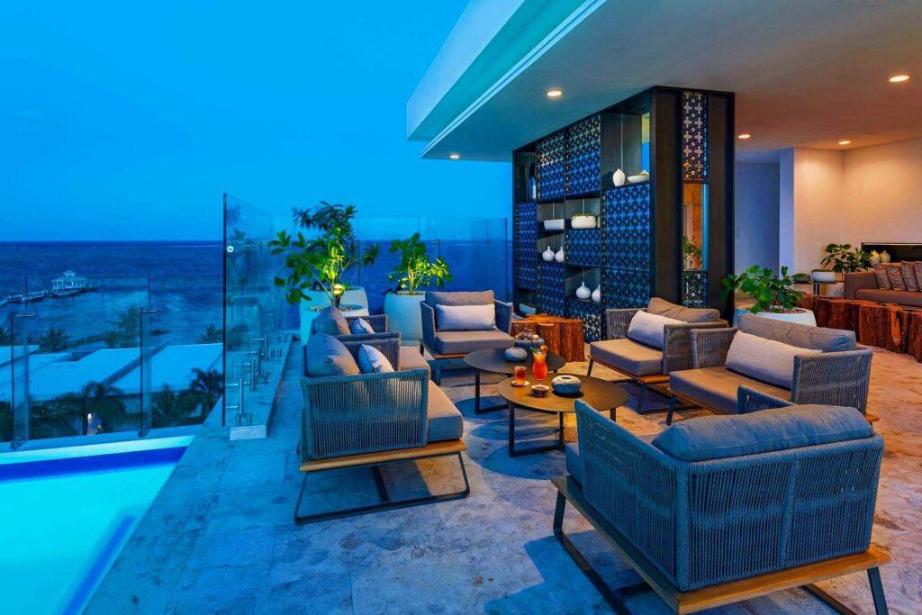alaia-rooftop-bar-night