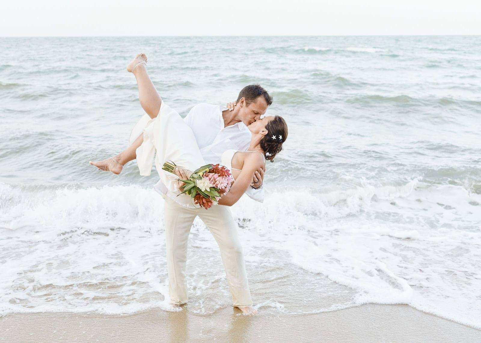beach-wedding-hamanasi-leonardo