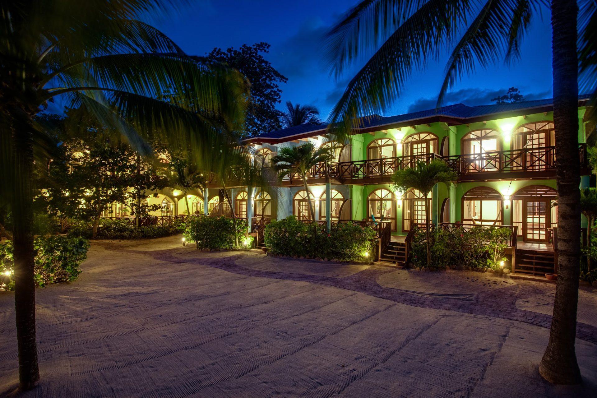 ben-kim-hamanasi-beach-building