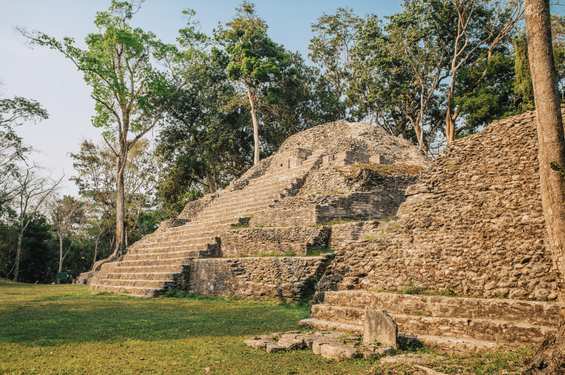 cahal-pech-maya-ruin-cayo-duartedellarole