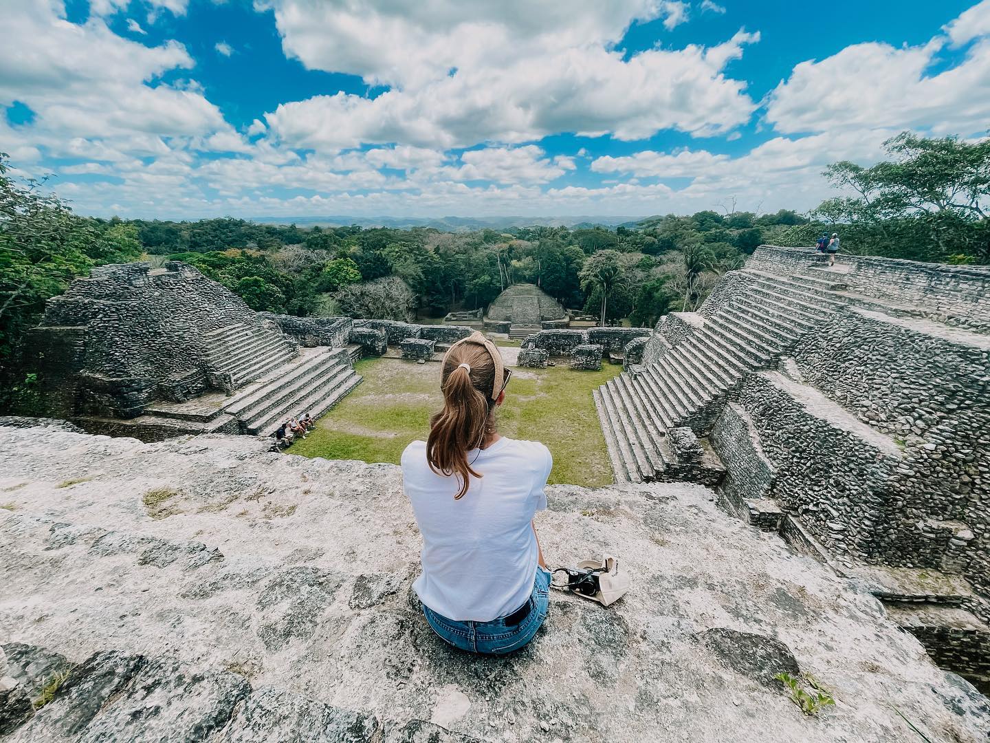 caracol-roeming-belize