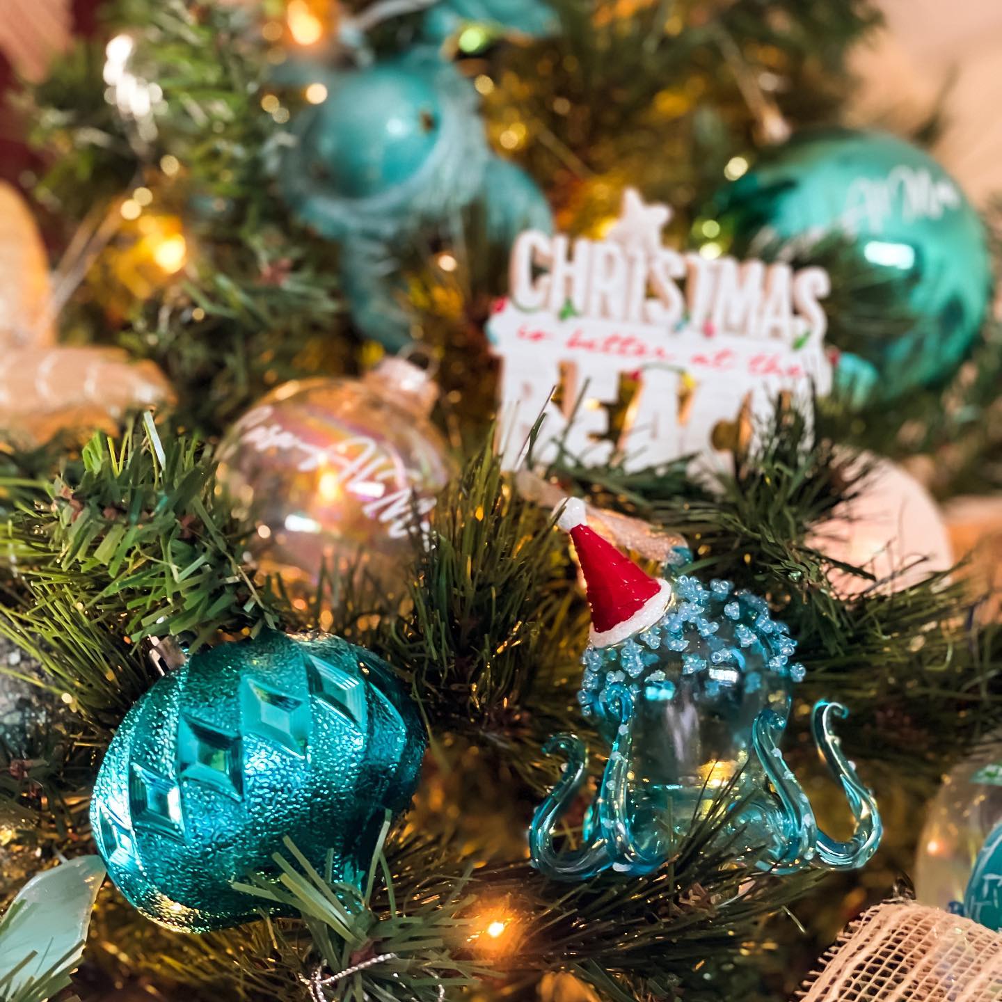 casa-al-mar-belize-rental-tree-christmas
