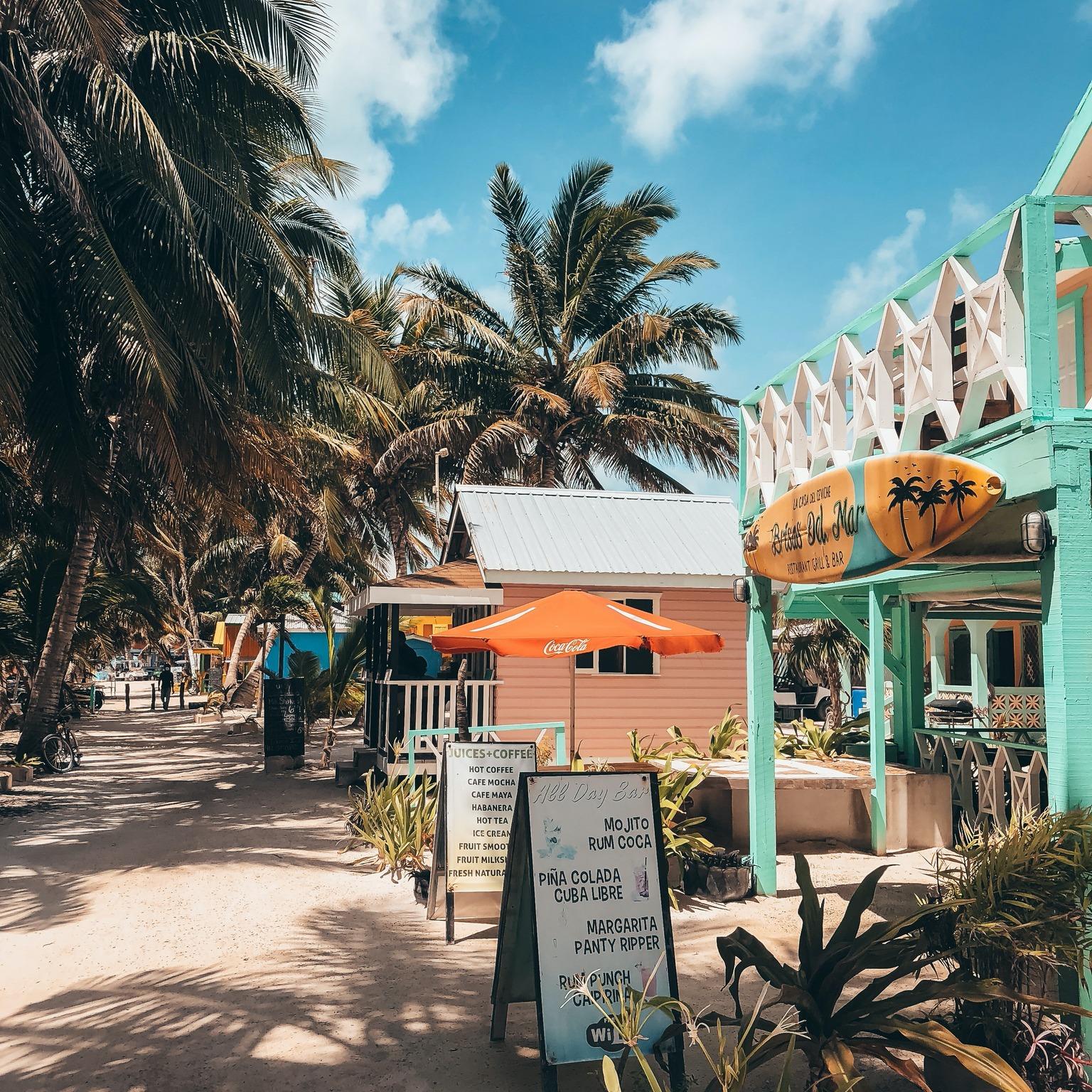 caye-caulker-belize-street