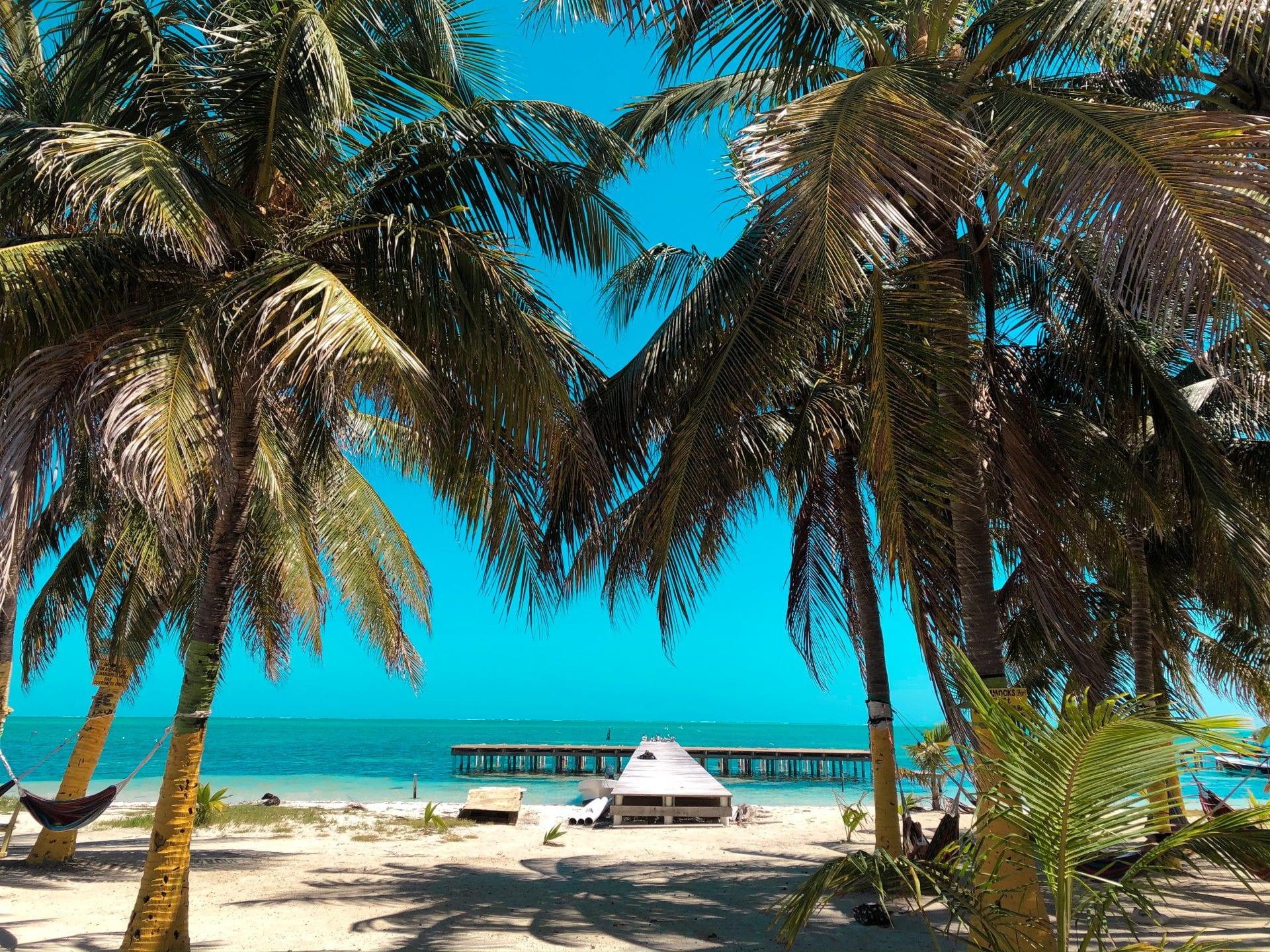 caye-caulker-roeming-belize-travel-agency