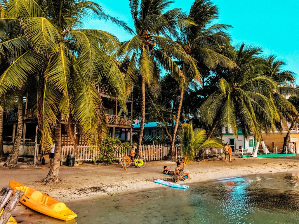 cayecaulker-beach-heyciara-belize