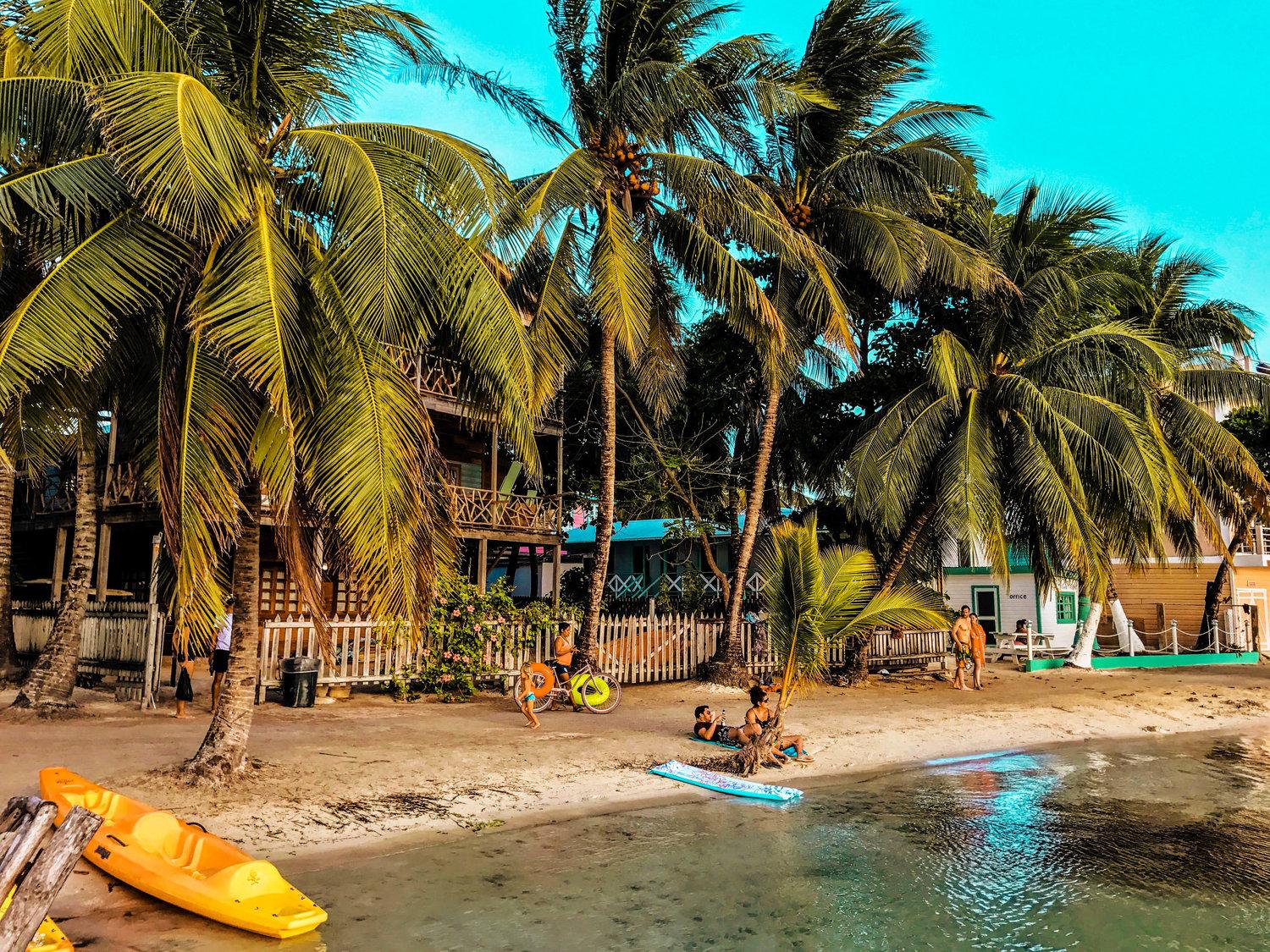 cayecaulker-beach-heyciara-belize