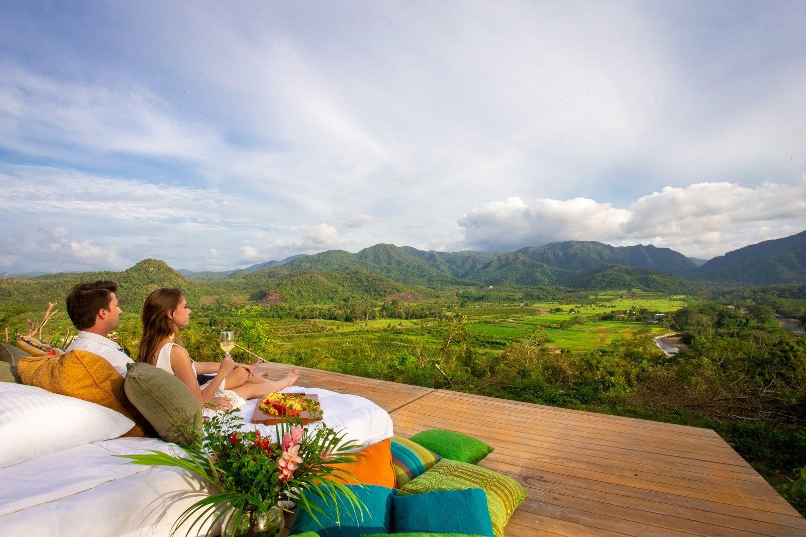 cliff-sleeping-giant-lodge-belize-collection-romantic-couple
