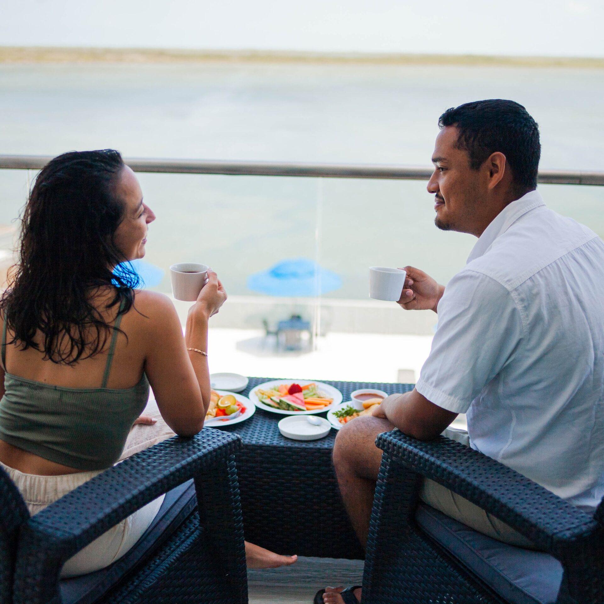couple-sunset-caribe-private-balcony