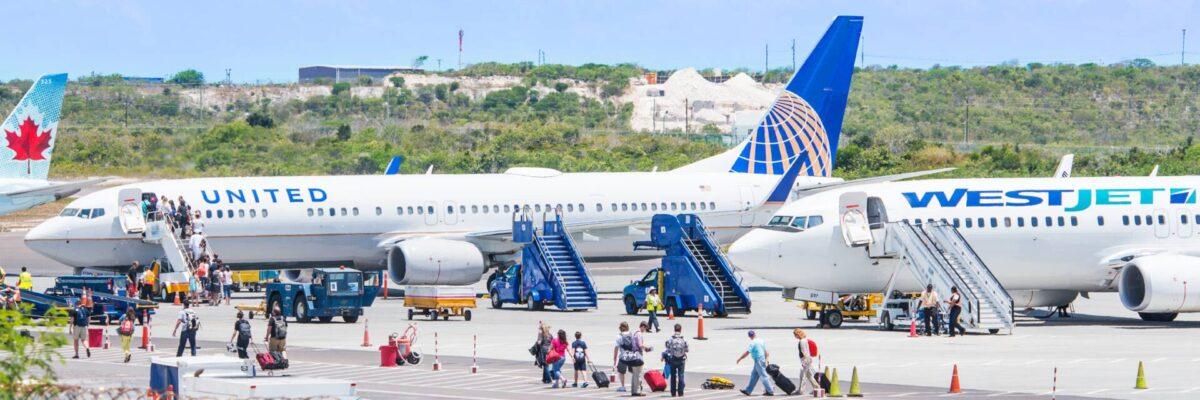 cover-united-airlines-boeing-737-800-airplane-apron-providenciales-international-airport_1920x640-e1629126041916