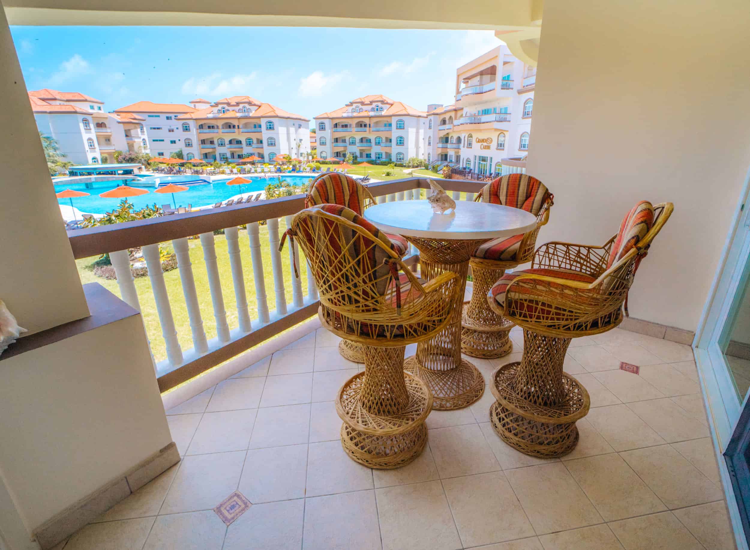 grand-caribe-pool-view