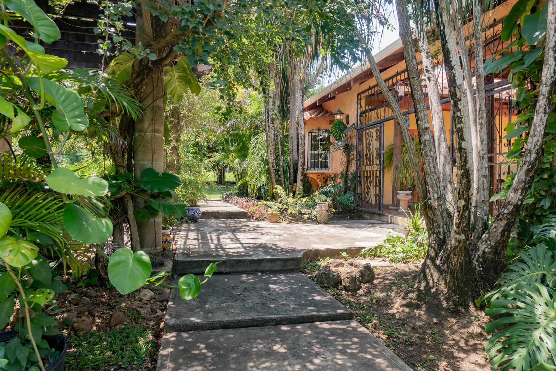 hacienda-house-belmopan-belize-vista-real-estate-exterior