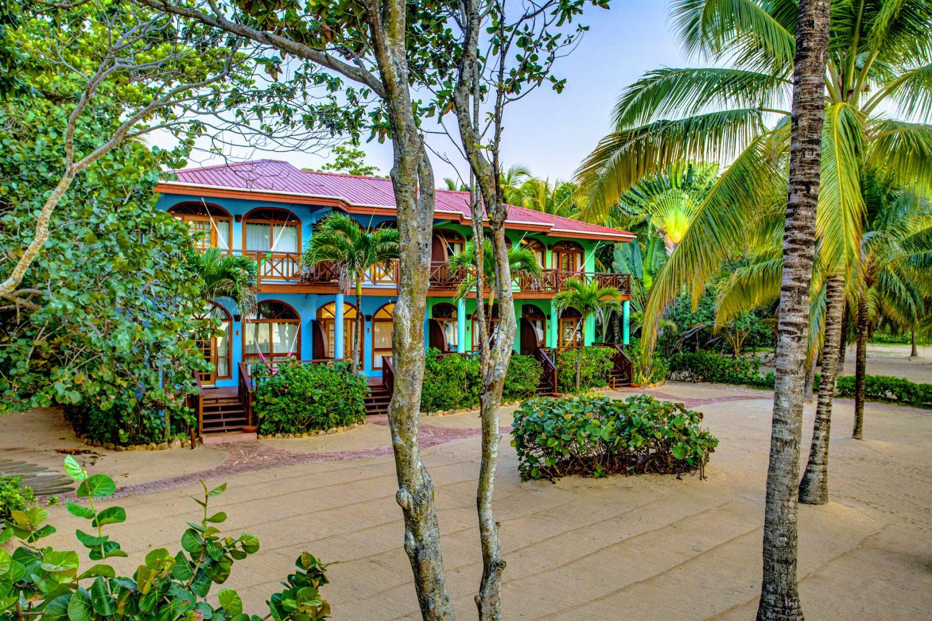 hamanasi-beachfront-rooms-9