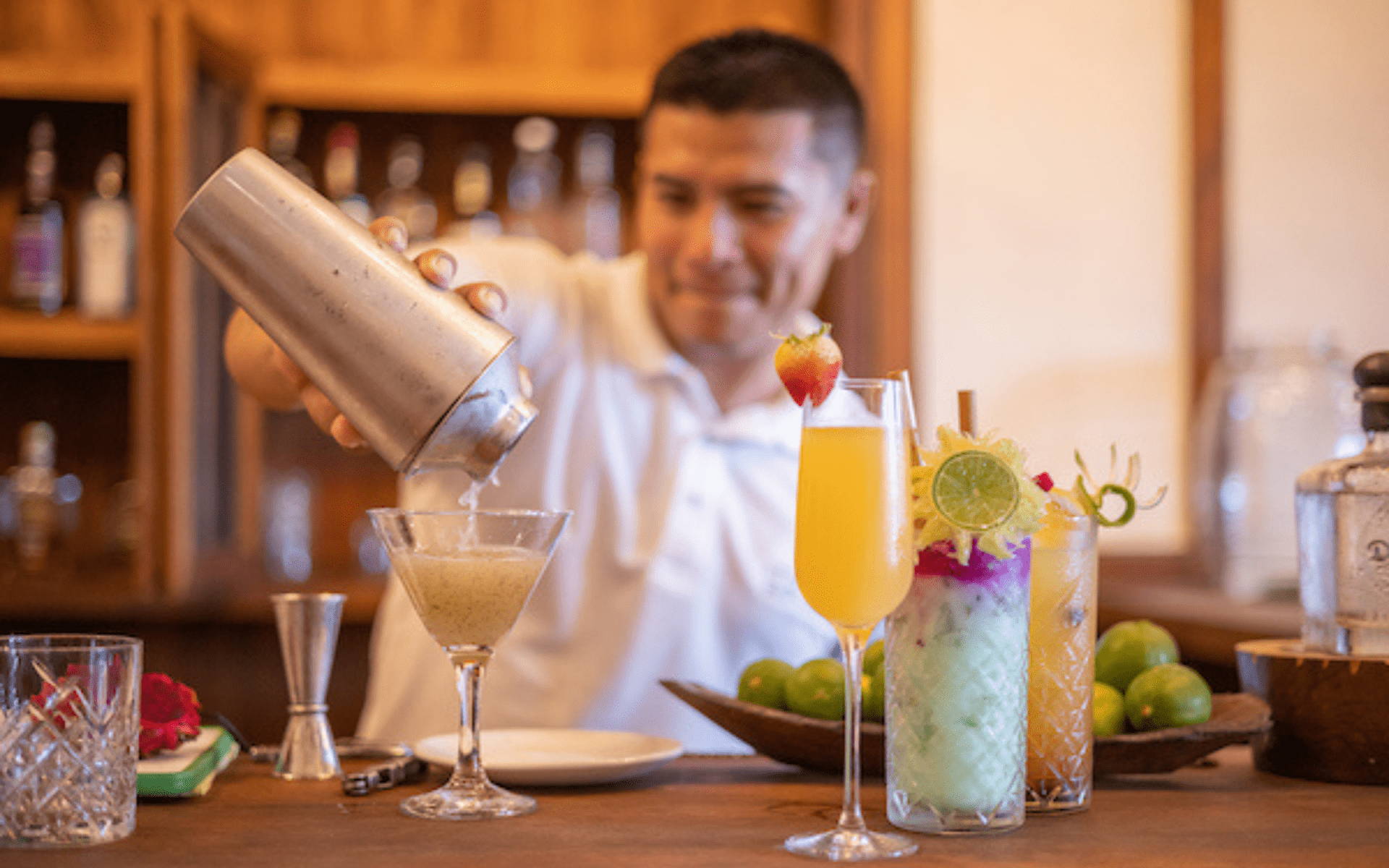 itzana-belize-placencia-resort-cocktails