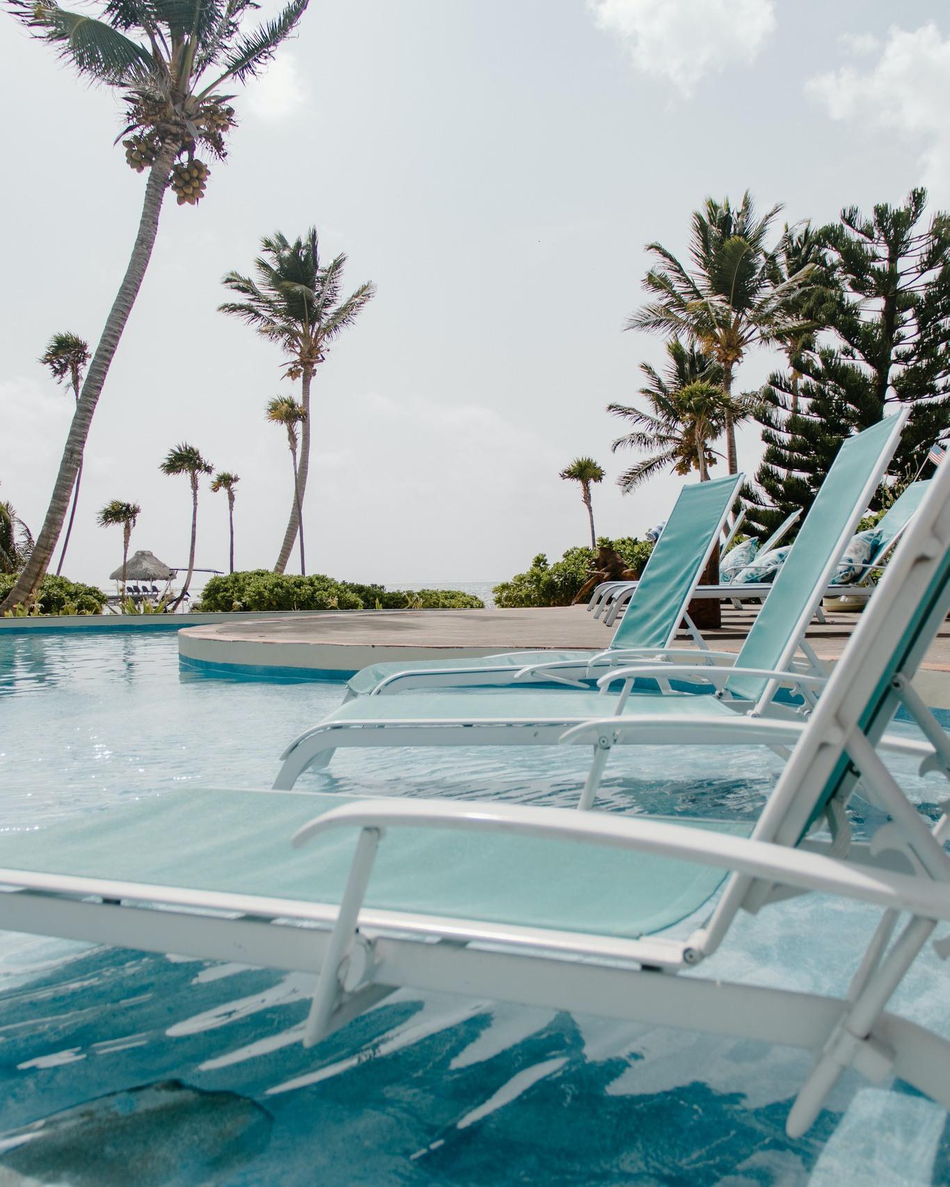la-perla-caribe-belize-ambergris-caye-lounge-chairs