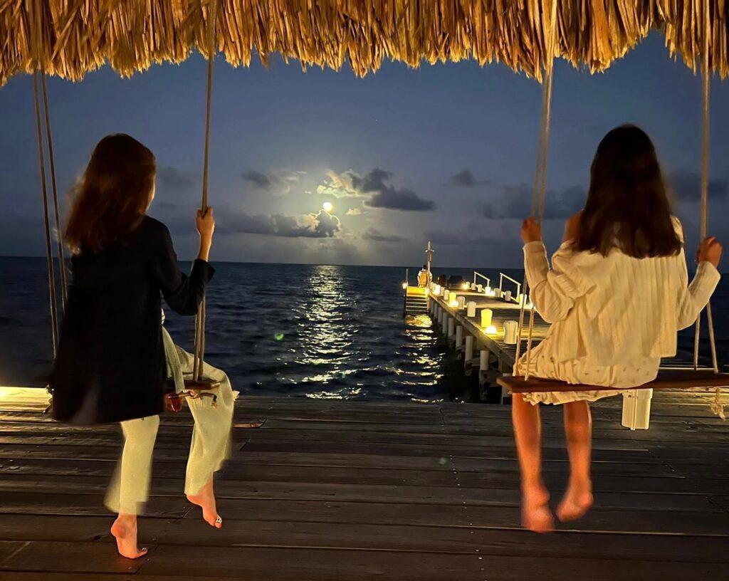 la-perla-caribe-belize-ambergris-caye-moonrise