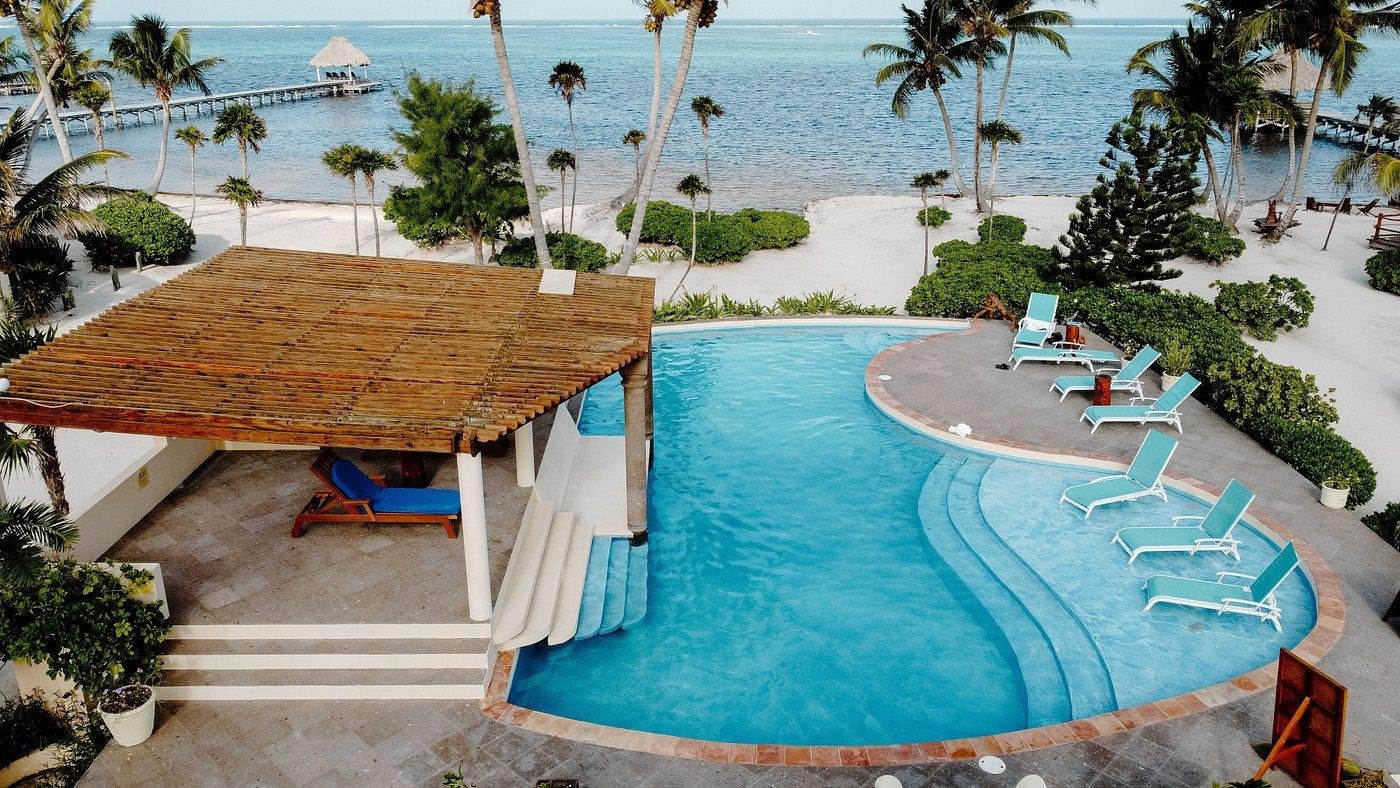 la-perla-del-caribe-gold-molly-h-pool