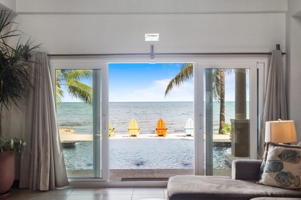 manatee-villa-sirenian-bay-House1_DuarteDellarole48-1-1030x687-1030x687-1