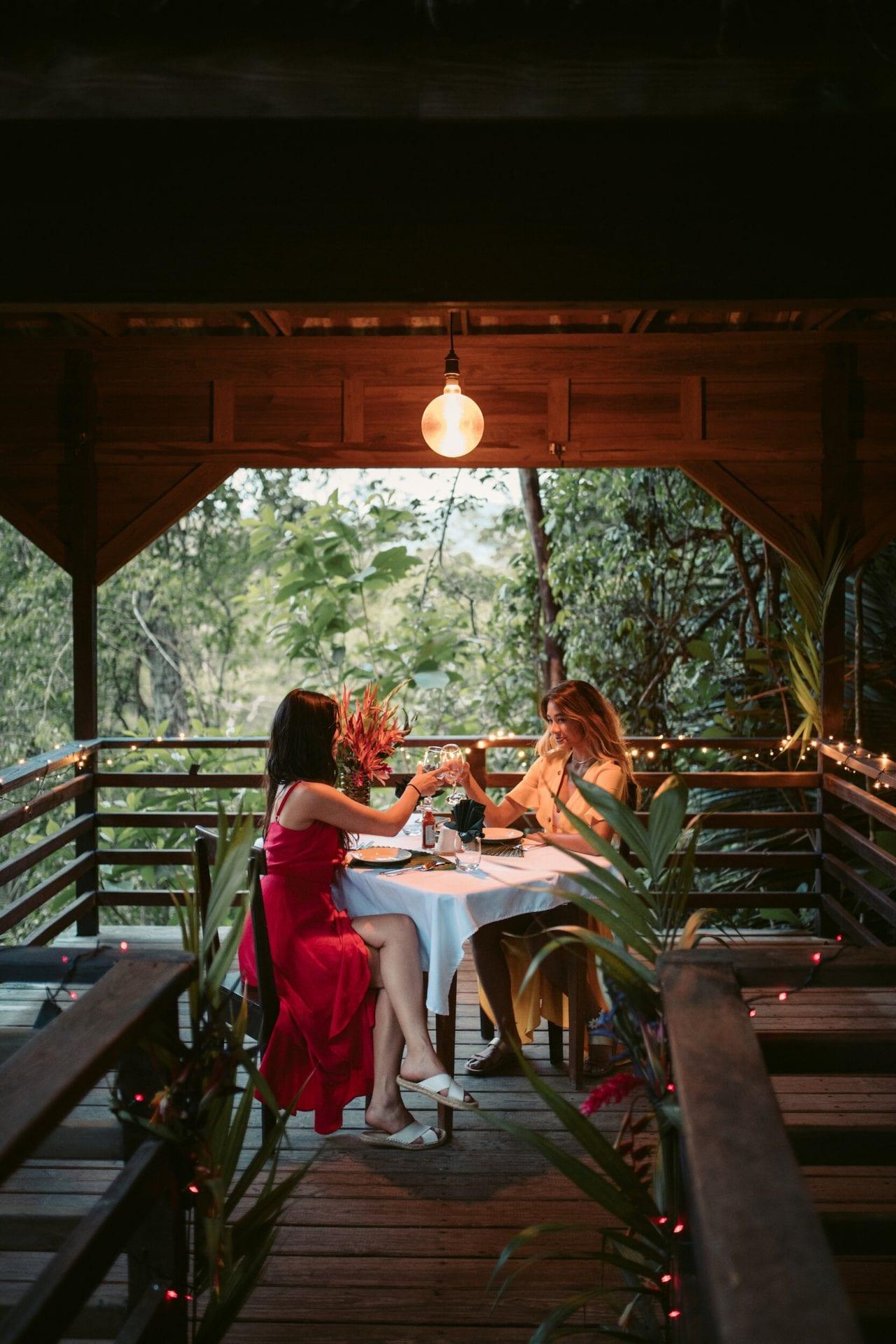 muyono-sweet-songs-lodge-cayo-dinner