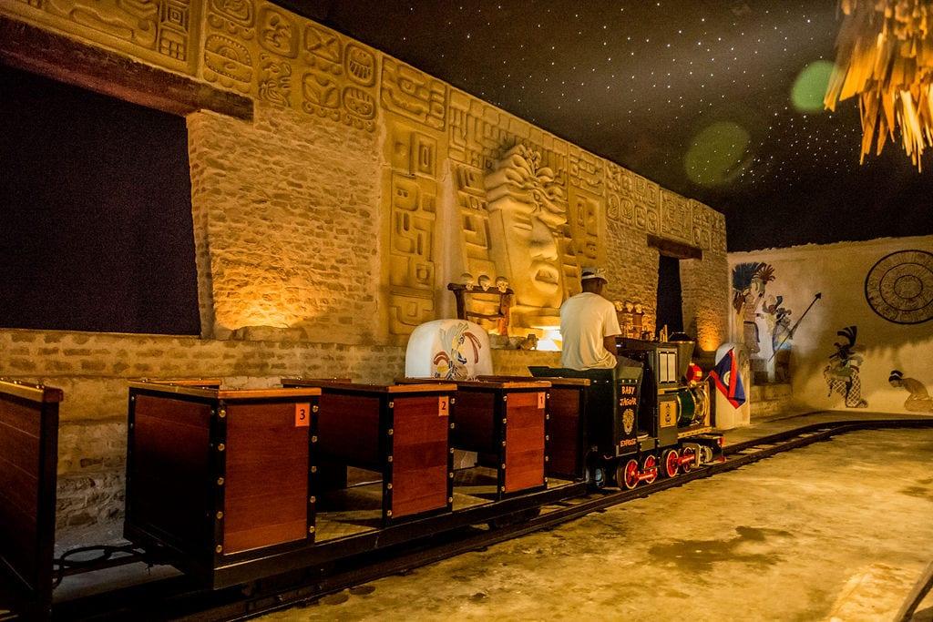 old-belize-train-ride-MonicaGallardoPHOTOGRAPHY53