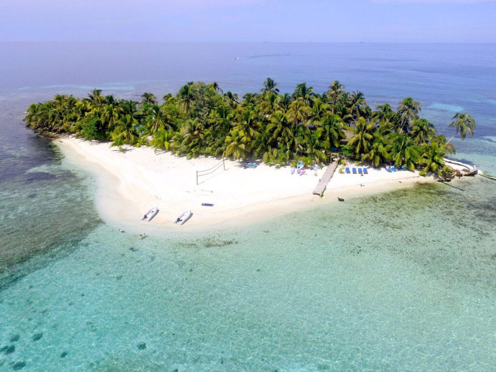 ranguana-caye-belize-island-aerial