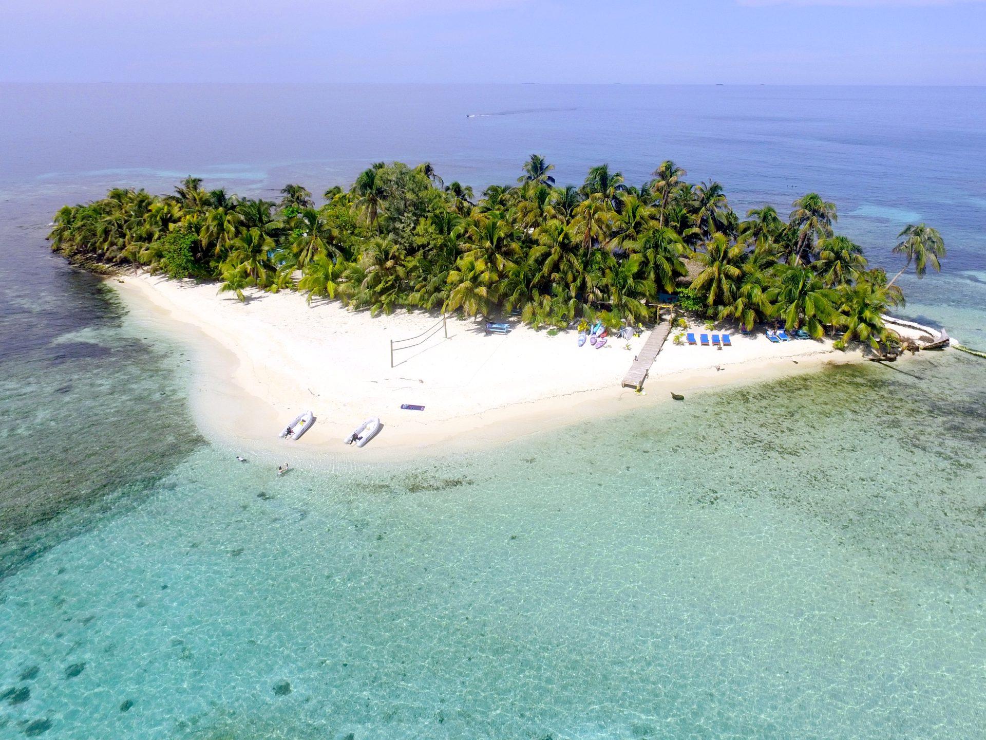ranguana-caye-belize-island-aerial