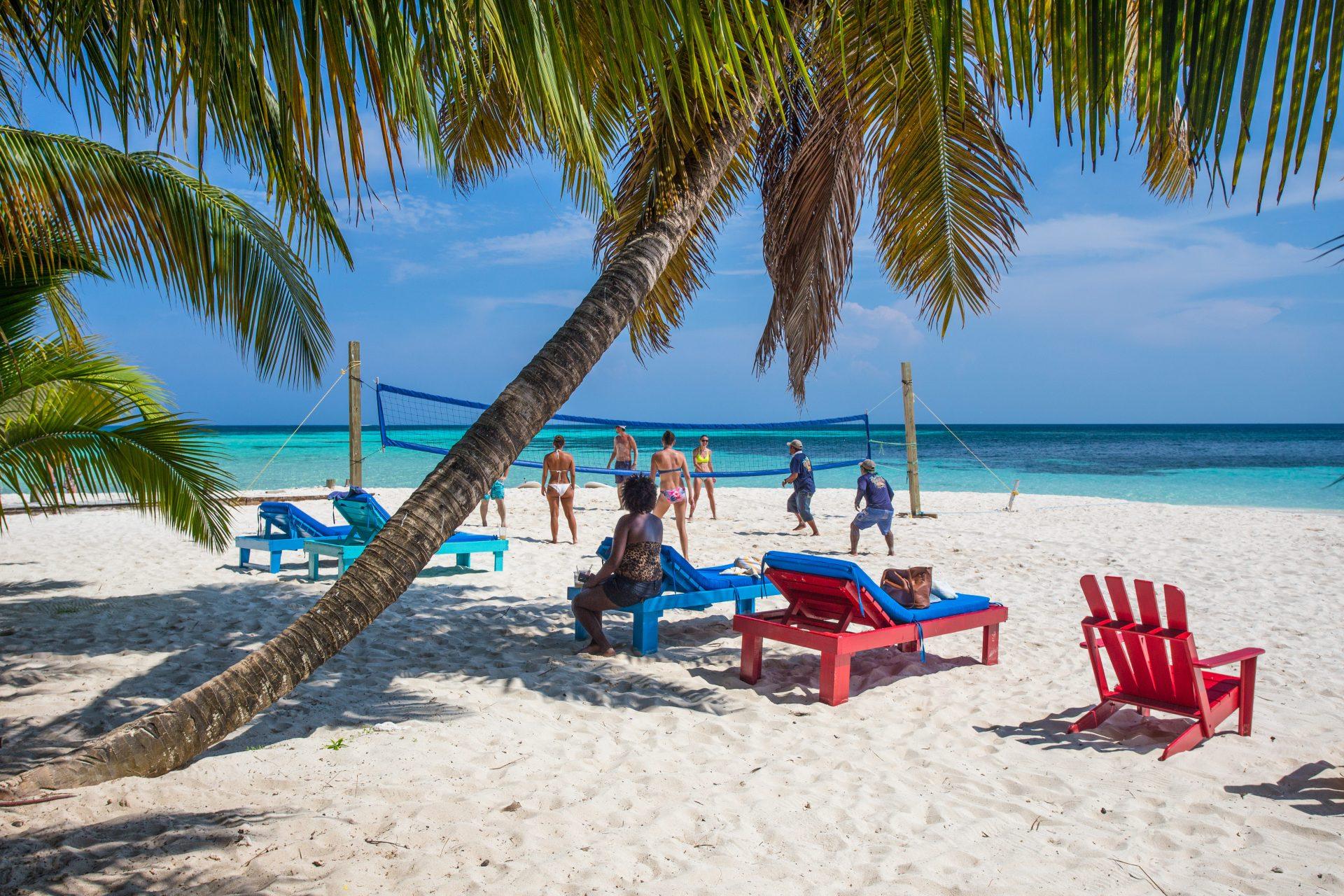 ranguana-caye-belize-island-beach-volleyball