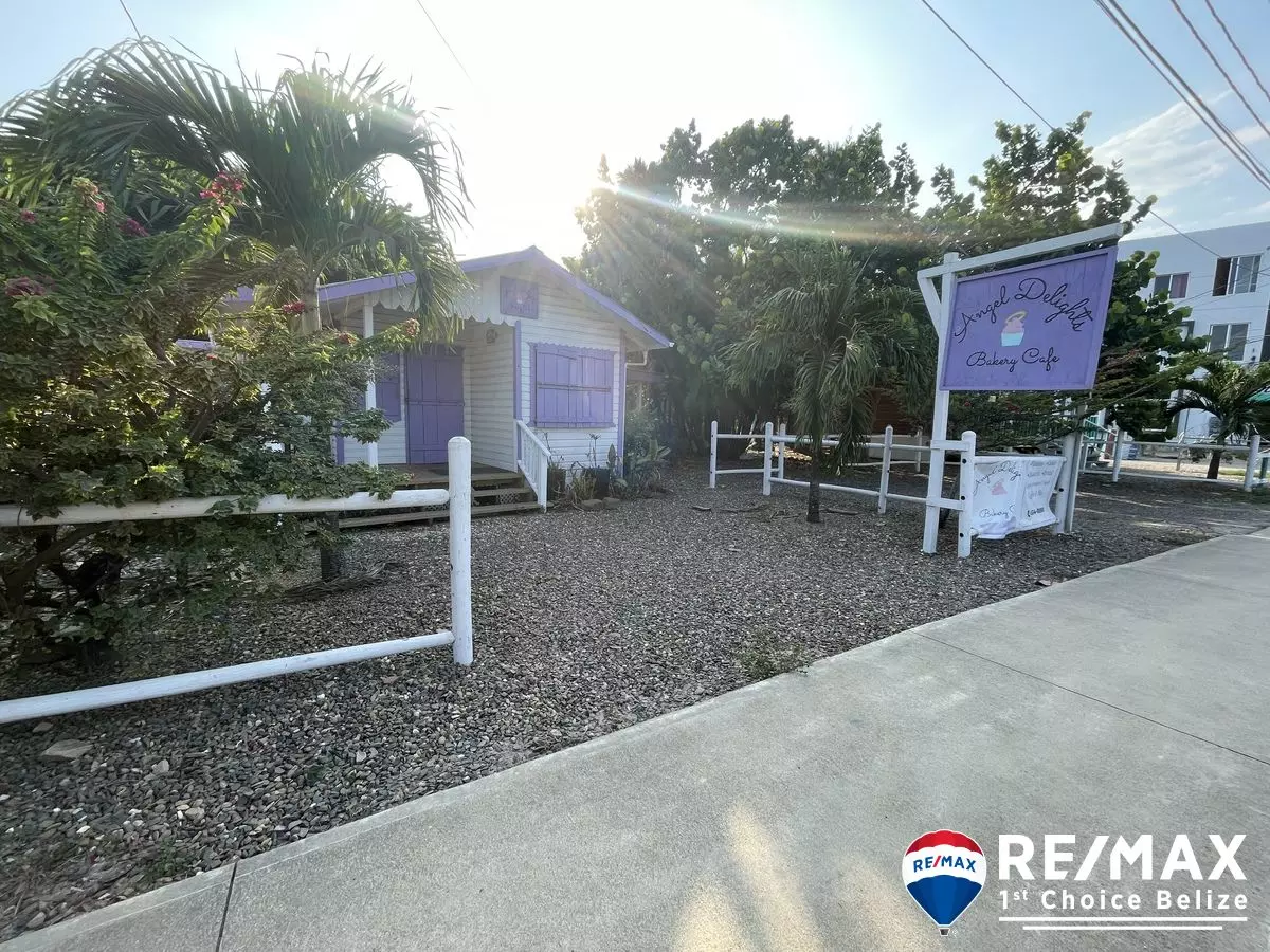 remax-belize-placencia-cafe-listing-3