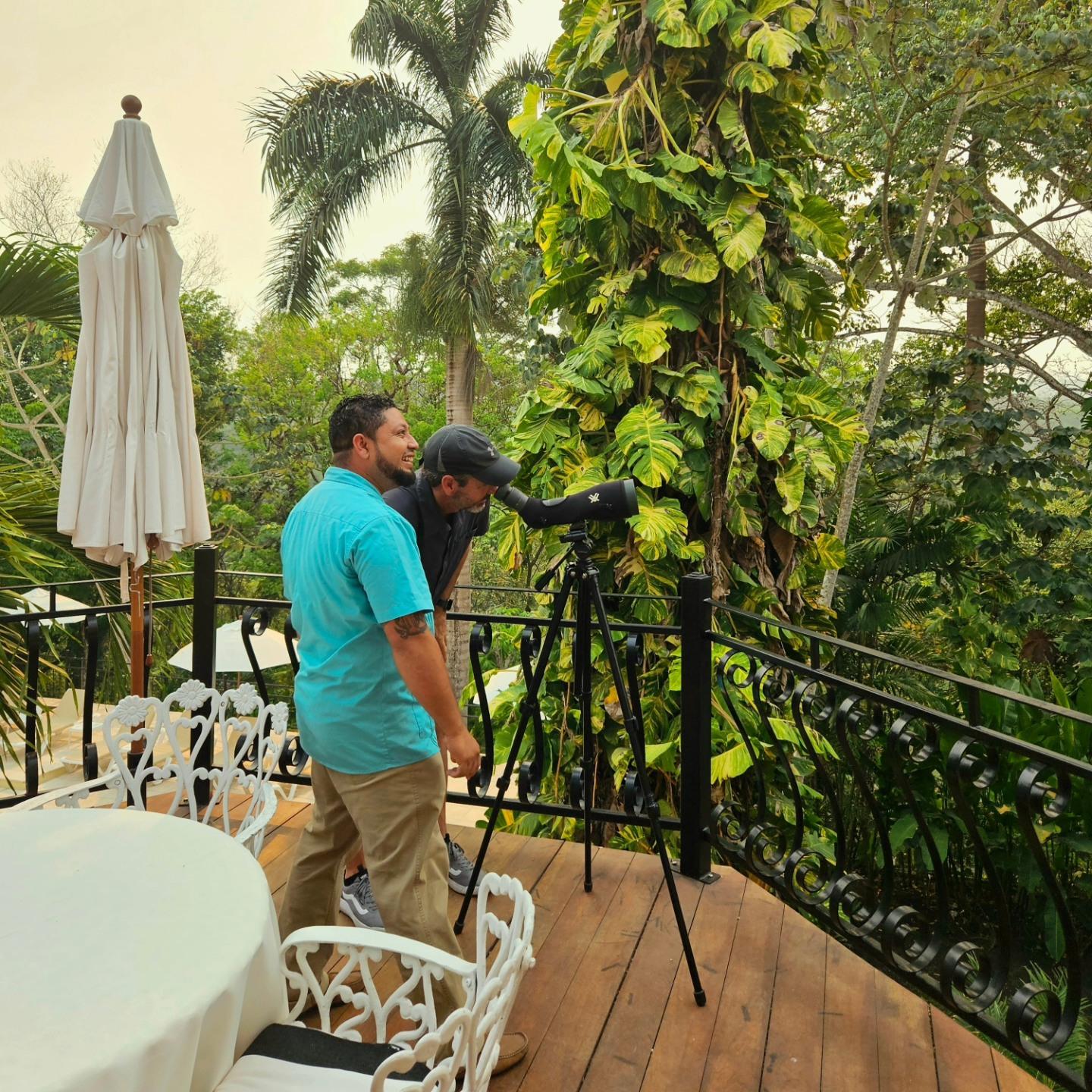 san-ignacio-resort-breakfast-w-the-birds-1