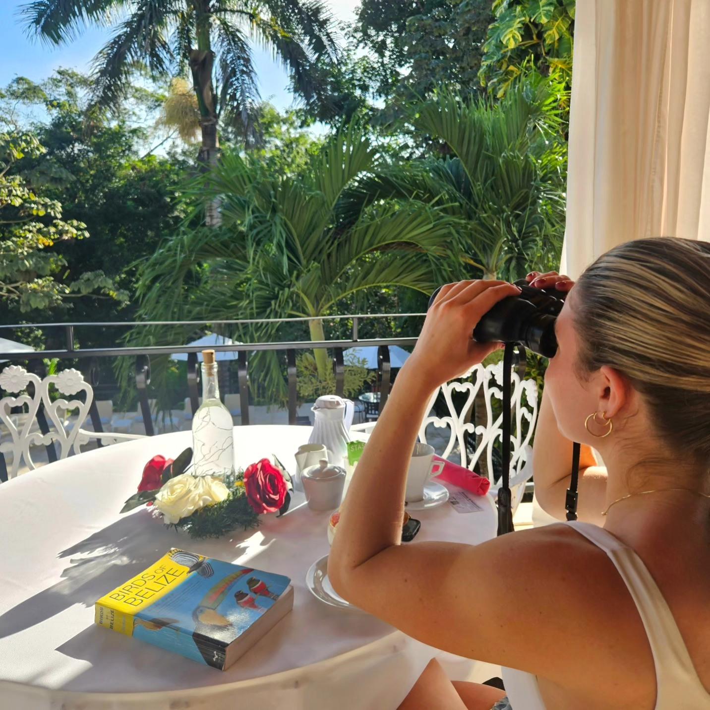 san-ignacio-resort-breakfast-with-the-birds