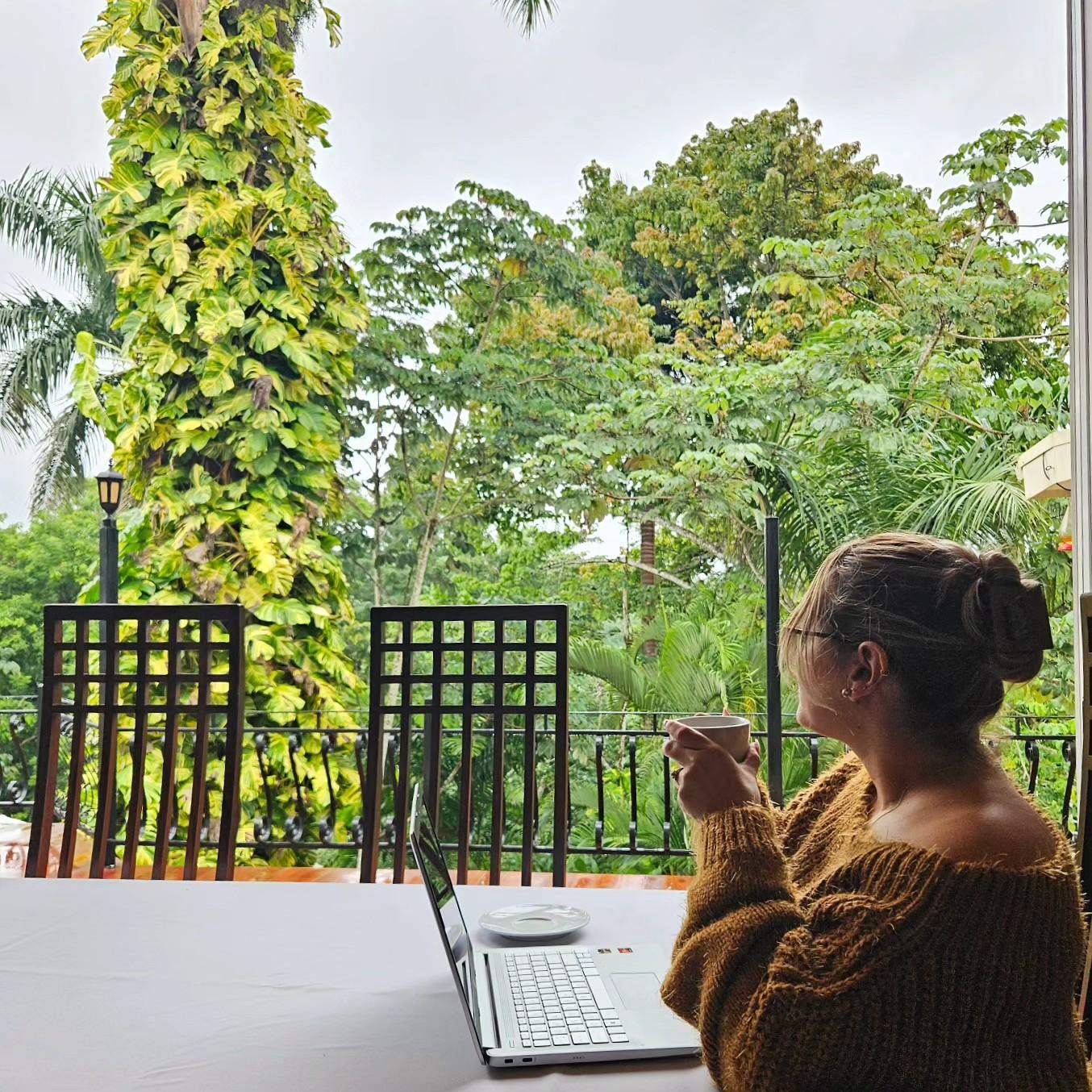 san-ignacio-resort-hotel-digital-nomad-work-laptop