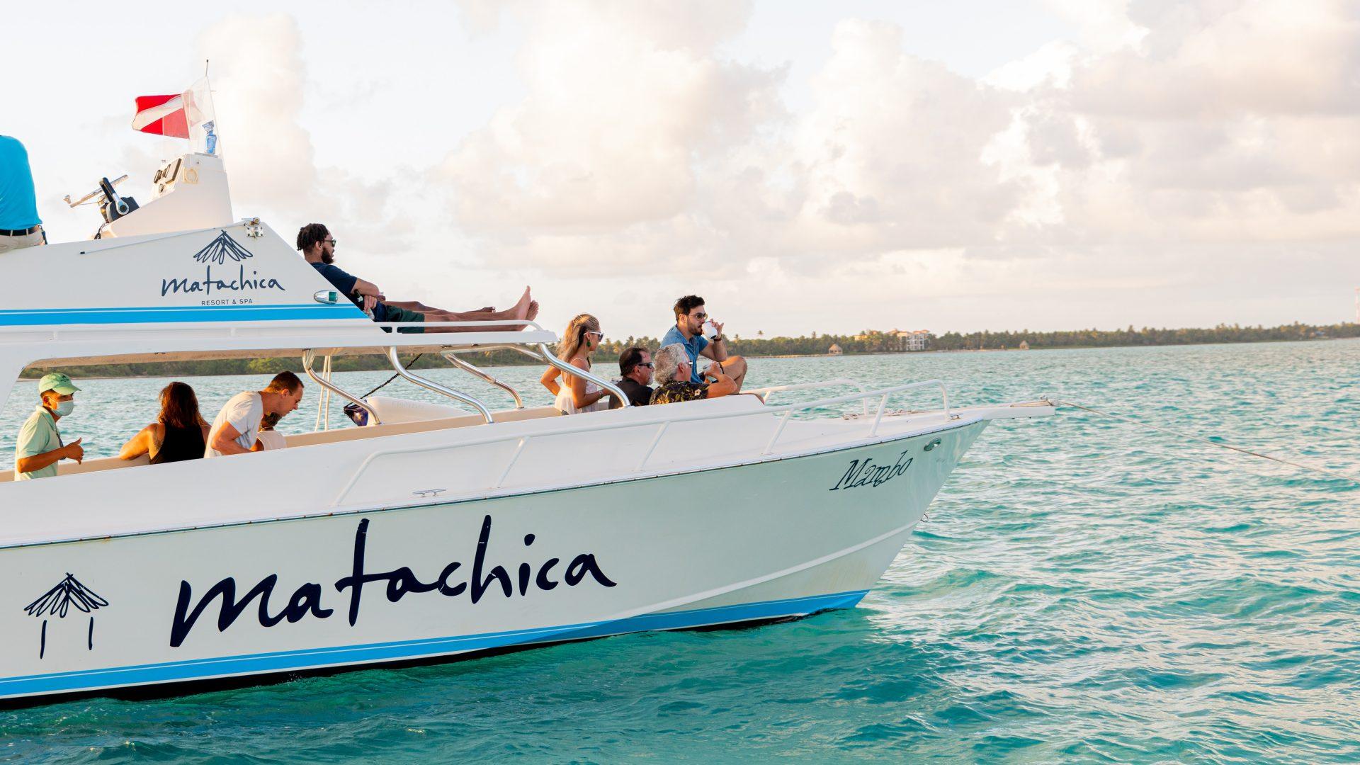 schmooze-cruise-belize-1