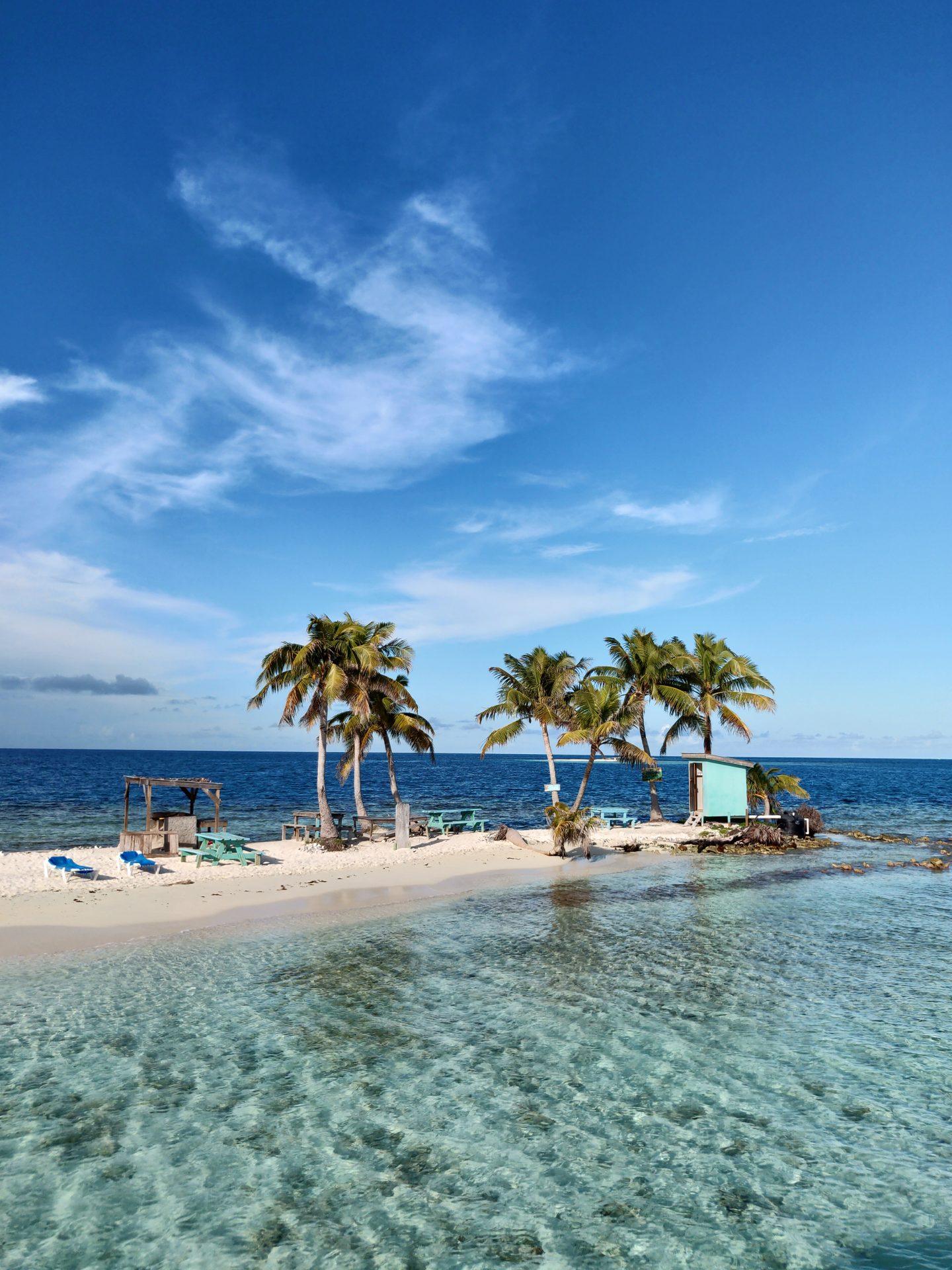 silk-caye-belize-ray-caye-snorkeling