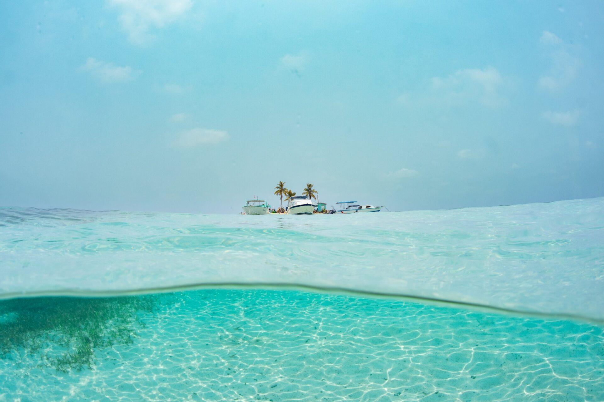 silk-caye-captain-jaks