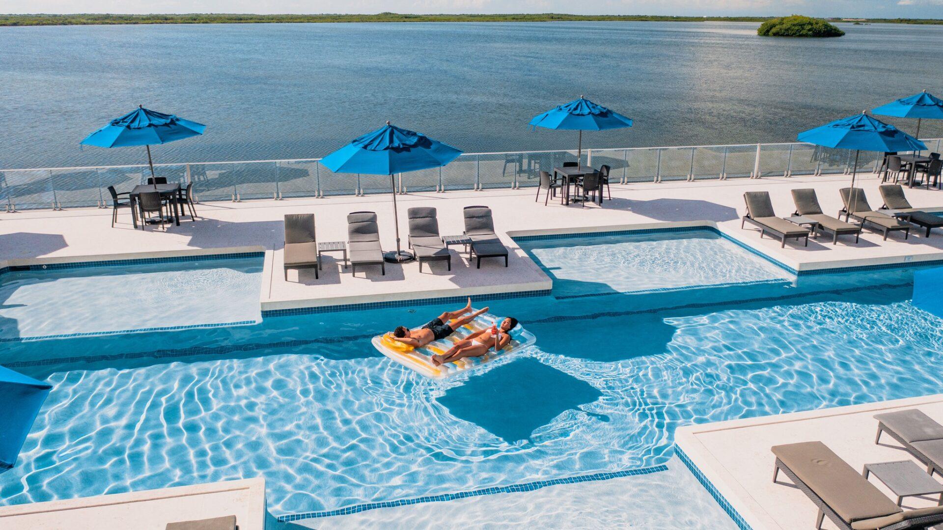 sunset-caribe-pool-1