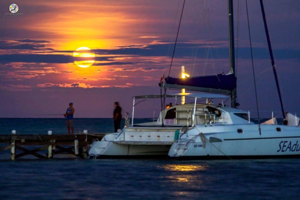 sunset-sail-tour-belize-marlena-gomez-photography-ambergris-moon-rise